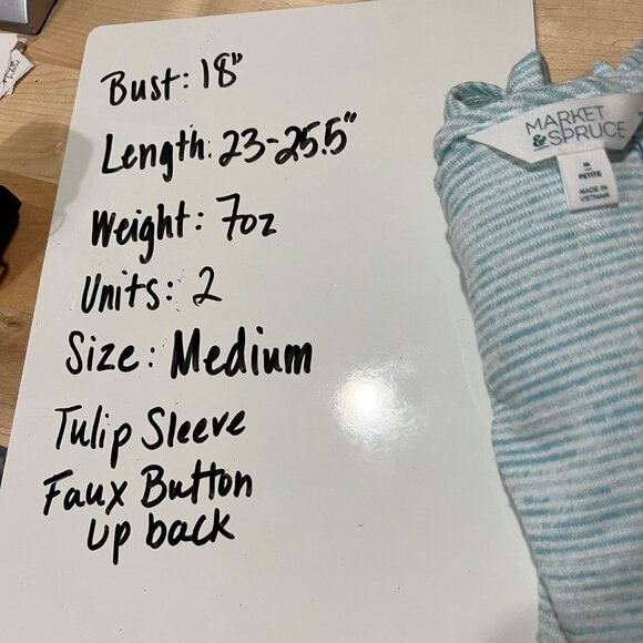 Market & Spruce Striped Tulip Sleeve Top Faux Button Back Blue Size MP NWT - Picture 9 of 9